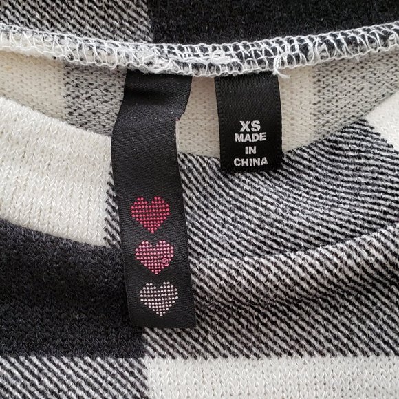 Sleeveless black/white plaid swing dress - Picture 3 of 5